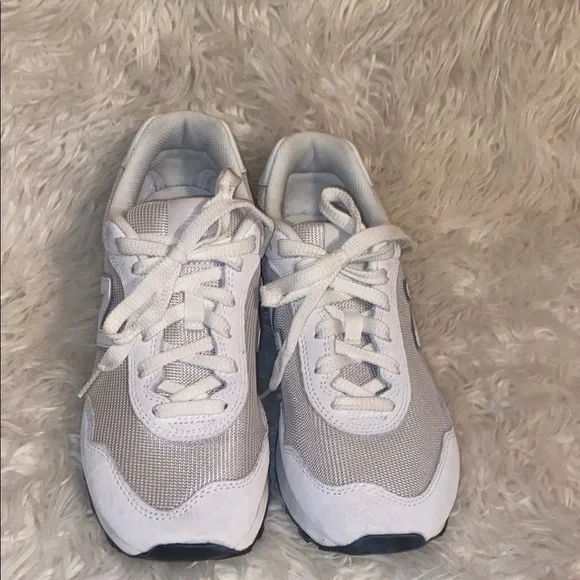 New Balance 515 White Sneakers - Picture 2 of 6